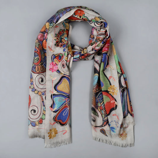 Bufanda de diseño de lana merino bordada con motivos florales Kantha