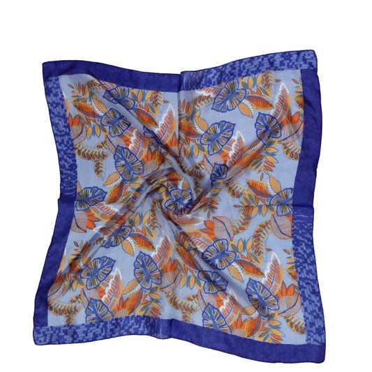 Foulard carré en pure soie à motif floral