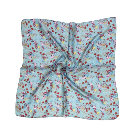 Foulard carré en pure soie à motif floral